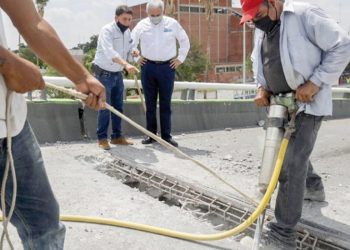 Supervisa alcalde reparación de puente González y socavón