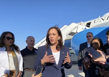 Kamala Harris llega a la frontera con México; visitará centro de migrantes