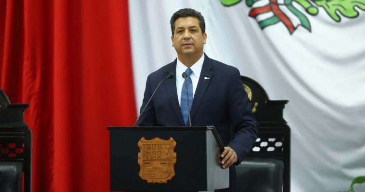 El muro que protegía a Cabeza de Vaca, el Congreso, se derrumbó