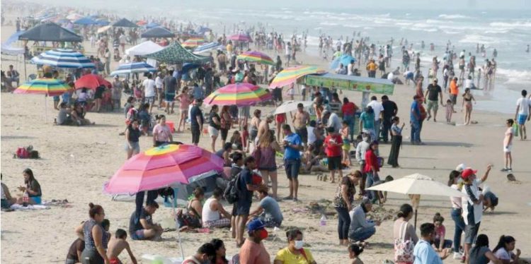 Piden mantener medidas sanitarias si planea salir de vacaciones