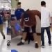 Knock out! Empleado de Walmart deja inconsciente a cliente que le escupió