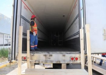 Da municipio mantenimiento y combustible a morgues móviles