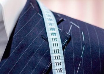 Constitución de “traje a la medida”