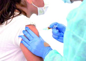 Inicia vacunación para población de 50-59 años