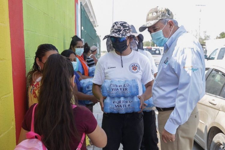 Lleva Sanmiguel agua embotellada y de uso doméstico a Bayito 2 y Blanca Navidad