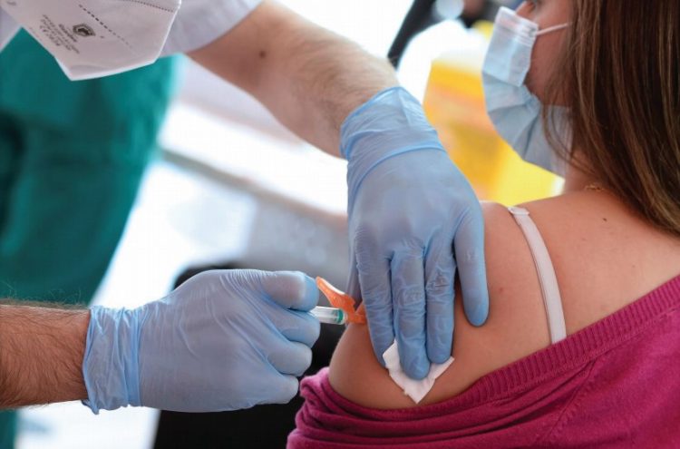 Vacunados se han reinfectado de Covid