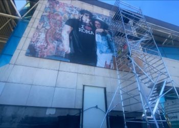 Leonardo Da Vinci y la Mona Lisa se quitan la mascarilla para anunciar el regreso a la normalidad en Roma