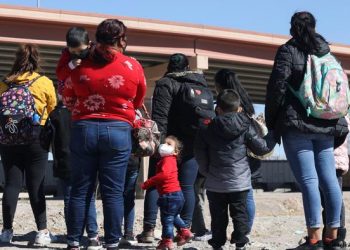 Pide alcalde ayuda a Cuéllar ante el incremento de inmigrantes infectados