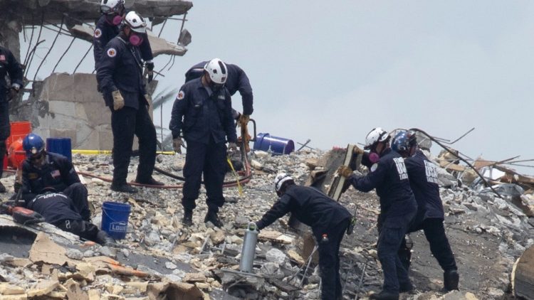 Aumentan a 95 los muertos por derrumbe de edificio en Miami