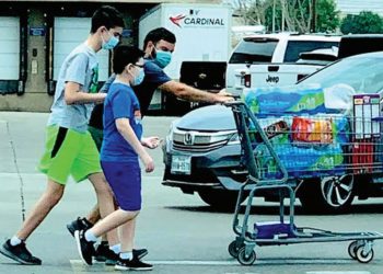 Escasea en comercios el agua embotellada