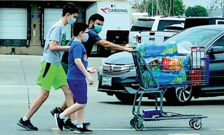 Escasea en comercios el agua embotellada