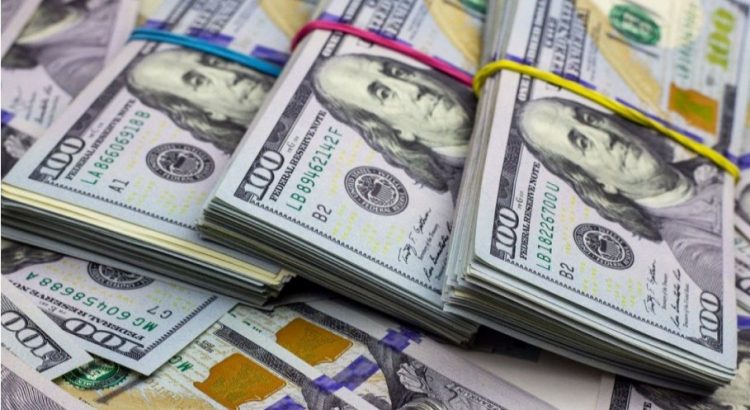 Decomisa DPS más de 300 mil dólares en efectivo