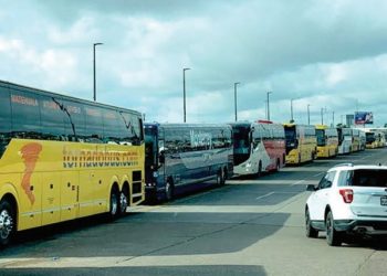 Pese a pandemia en México, miles regresan de vacaciones