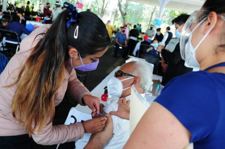 ¡Oficial! Regresarán a trabajar los vacunados con esquema completo