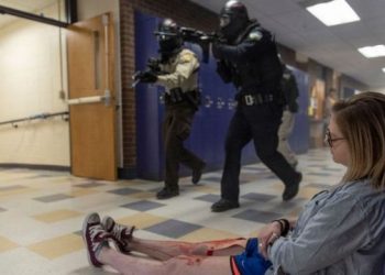 Simularán tiroteos en tres preparatorias de LISD