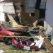 Casi destruye una casa con su auto