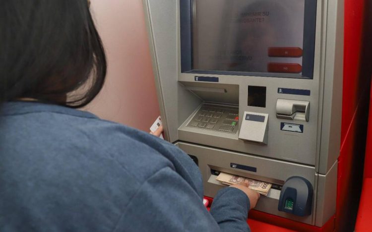 Ya se pueden cobrar las becas municipales