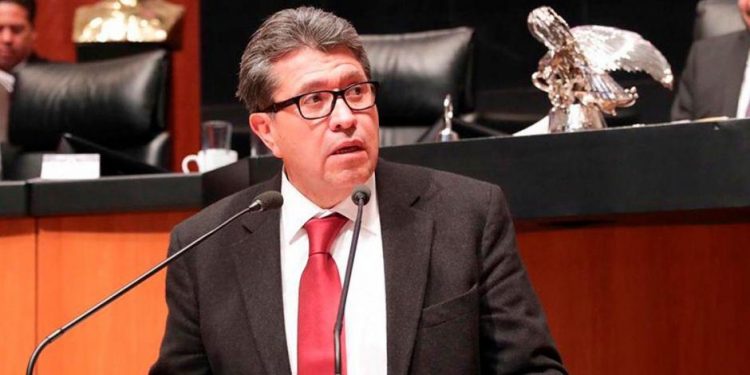 Hackean celular del senador Ricardo Monreal