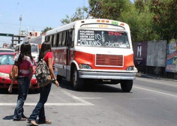Trabaja transporte público con capacidad limitada