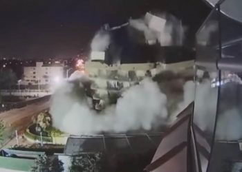 Derriban parte del edificio de Miami que seguía en pie; suman 27 muertos | VIDEO