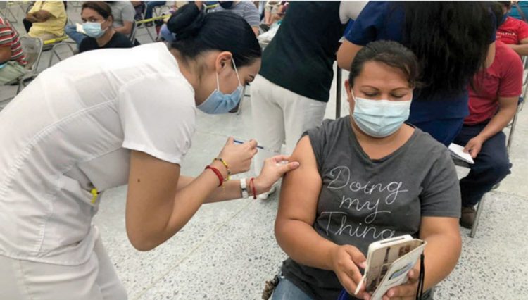 Personas vacunadas ya pueden acceder a su registro