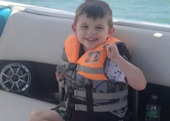 Como el caso Paulette, encuentran en baúl de juguetes a niño desaparecido