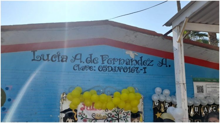 Kínder “olvida” invitar a niño con síndrome de Down a su graduación; madre acusa discriminación