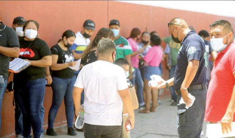 Suman 47 atenciones a jóvenes insolados en filas