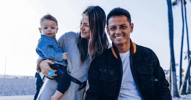Sarah Kohan demandará a «Chicharito», lo acusa de ser un padre ausente