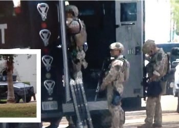 Se atrinchera en su casa por horas