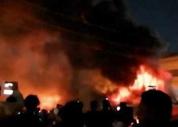 Suman 92 muertos por incendio en unidad Covid-19 en Irak | VIDEO
