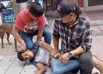 Ciudadanos la hacen de ‘polis’ y detienen a libidinoso sujeto | VIDEO