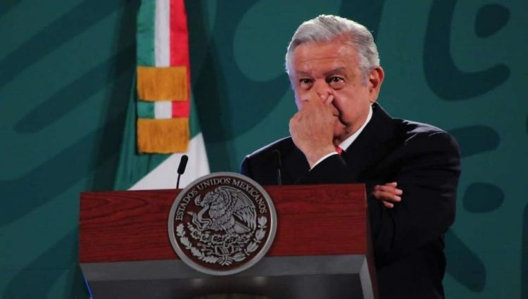 AMLO sí violó la ley electoral en la mañanera, resuelve Tribunal