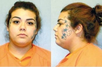 Mujer golpea a su hijo de 8 años con autismo