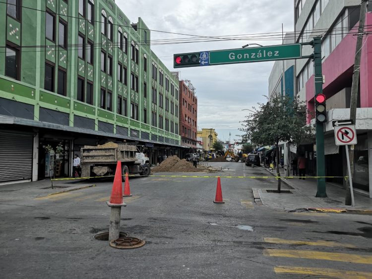 Reparan drenaje en Avenida Guerrero