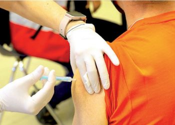 Vacunarán a obreros de Nuevo León en Laredo, Tx