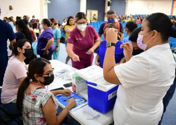 Revelan fecha para aplicar segunda dosis a ‘millennials’ y ‘centennials’