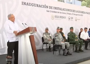 Dos horas no son nada para mí: AMLO sobre el retén de la CNTE