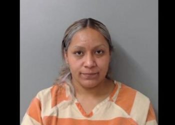 Detienen a mujer tras robar más de 800 dólares en carne para asar