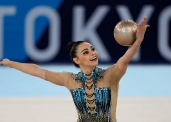 VIDEO | Gimnasta mexicana realiza rutina al ritmo de “El Triste” de José José