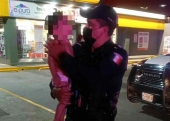Bebé escapa de su casa y deambuló durante la madrugada en calles de Monterrey