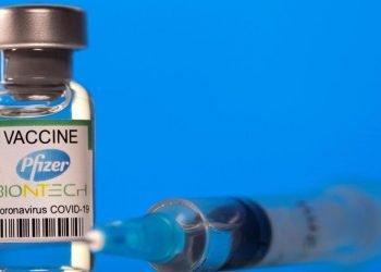 Pfizer y Moderna suben precio de sus vacunas contra coronavirus