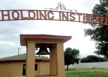 Decepciona que el gobierno local envíe a otros lugares a inmigrantes