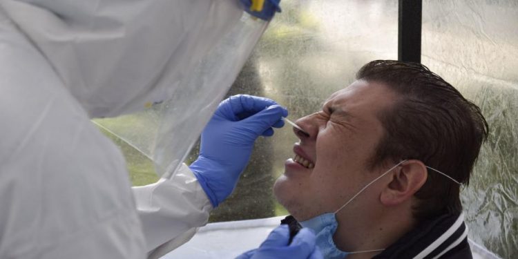 Tercera ola de COVID: México registra 19 mil 555 nuevos casos en un día