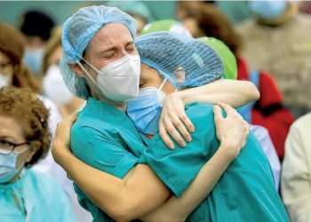 Pacientes con Covid desbordan hospitales