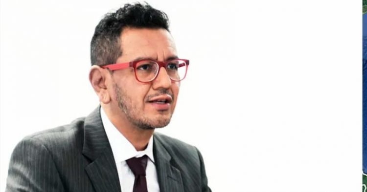 Unam destituye a Iván Ruiz por decir que feminicidios son “acto de amor”