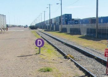 Joven trabajador muere golpeado por un tráiler