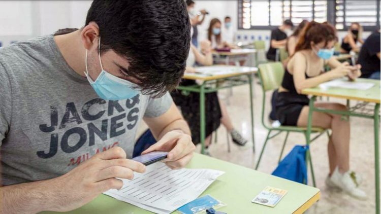 Detectan más casos de Covid en escuelas