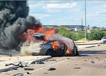 Persecución termina en choque e incendio