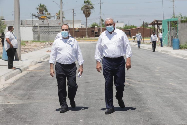 Mejora gobierno municipal vialidades en Los Presidentes